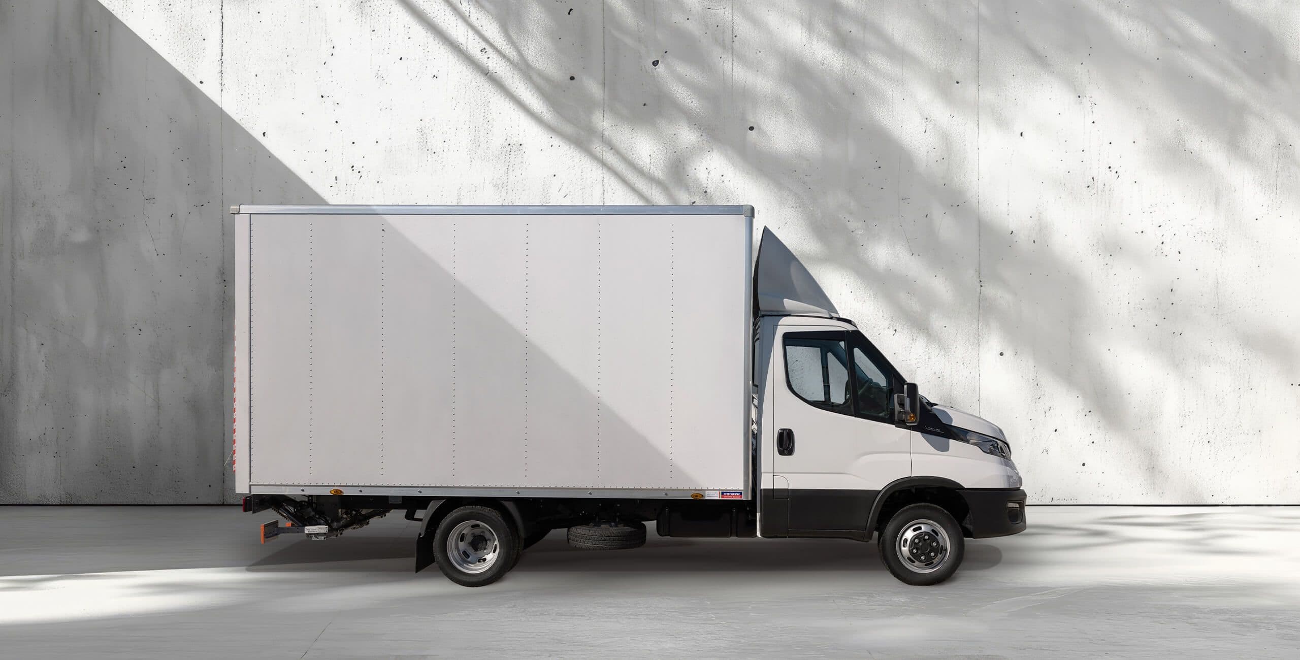 Allestimento flotte: furgoni trasporto merci Allestimento flotte: furgoni trasporto merci