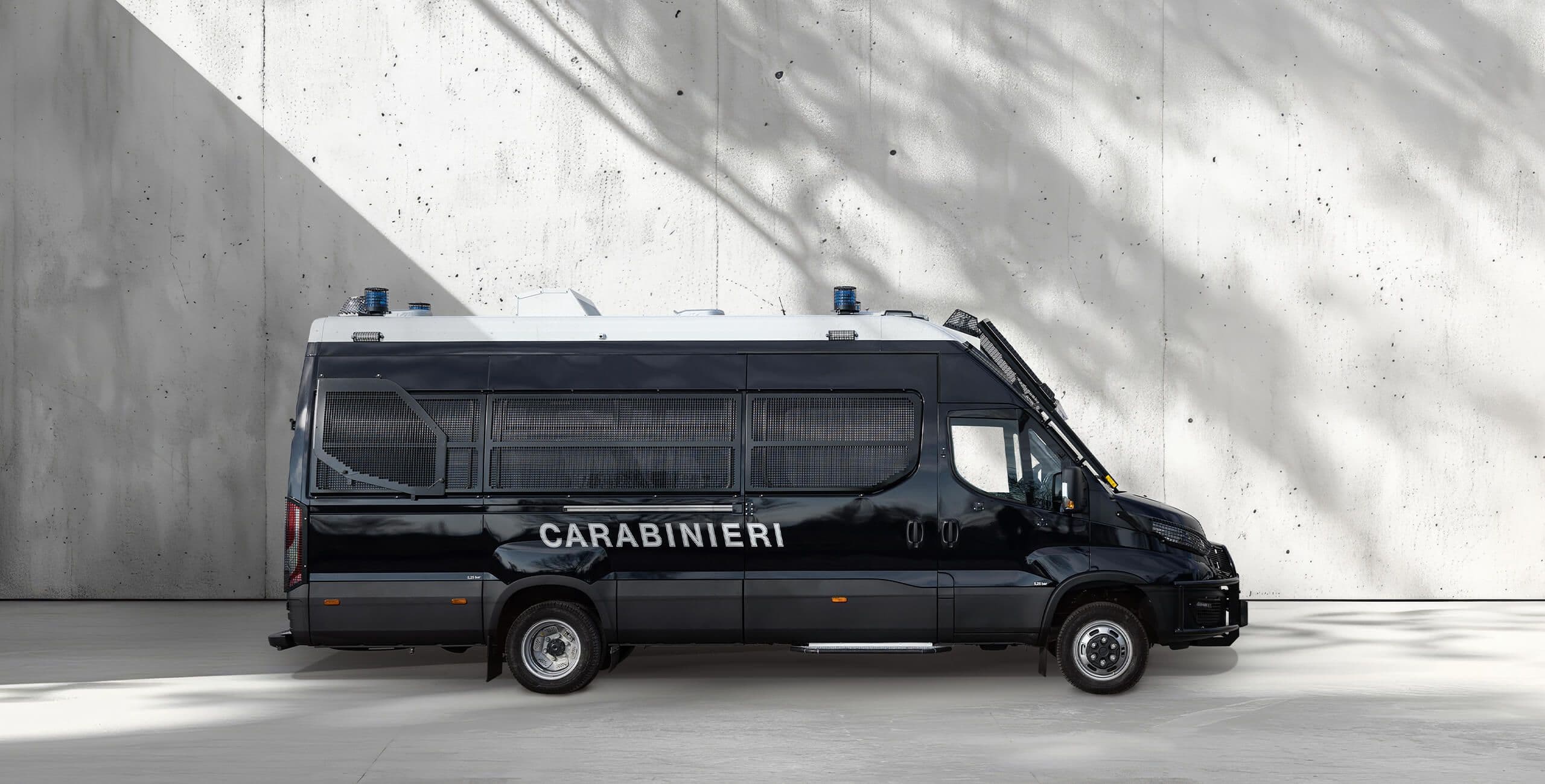 Law Enforcement vehicle 8 + 2 seats (Carabinieri) Law Enforcement vehicle 8 + 2 seats (Carabinieri)